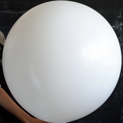 Большой шар белый